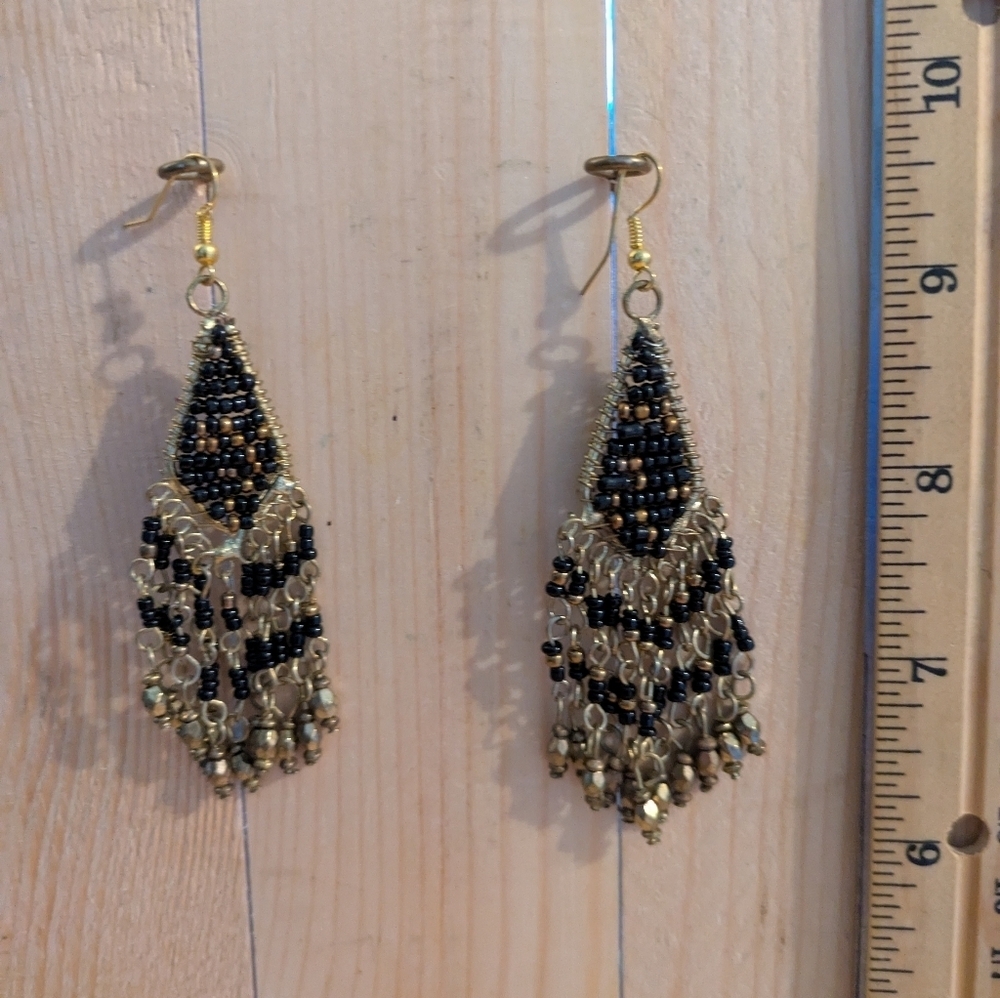 Elegant Black And Gold Beaded Earrings Costume Jewelry 22$